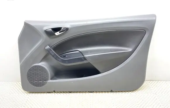 Seat Ibiza IV (6J,6P) Front door card panel trim