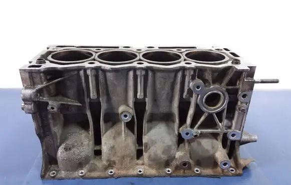 Mercedes-Benz E C207 W207 Engine block 10FE03
