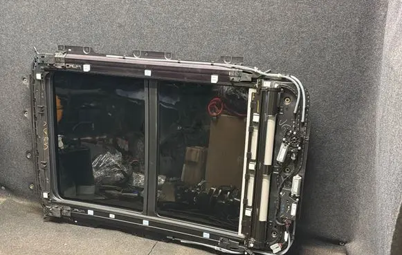 Jeep Grand Cherokee WL Sunroof set P983737002 983737002