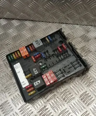 Volkswagen Golf V Fuse box set 1K0937124K
