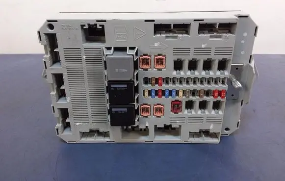 Jaguar XF X250 Fuse box set 8X2T14B476BD
