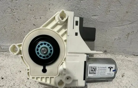 Tesla Model Y Front door window regulator with motor 1634424-00-A