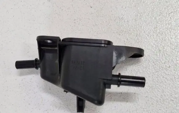 Renault Trafic III (X82) Valve vacuum 175619502R