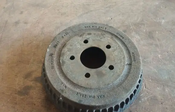 Chrysler Voyager Drum brake (rear) 43037R