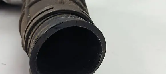 Volkswagen Phaeton Turbo air intake inlet pipe/hose 446083601