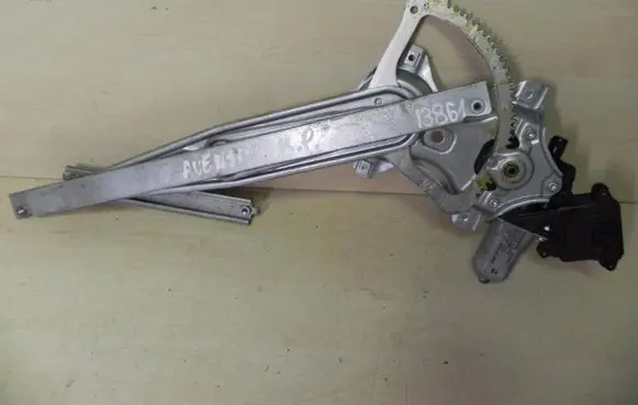 Toyota Avensis T270 Front door window regulator with motor 8570202020 I3861