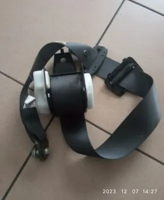 Subaru Legacy Middle seatbelt (rear) C701967M