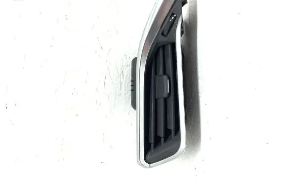 Peugeot 208 Dash center air vent grill 1089169X