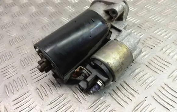 BMW 5 F10 F11 Starter motor 7638194 0001138058