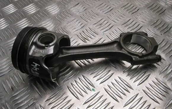 Volkswagen Golf VII Piston with connecting rod 11R1 BV644
