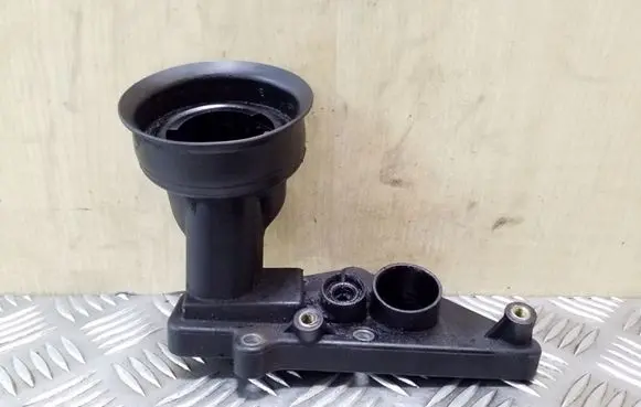 Volkswagen Crafter Oil fill pipe 076115308A