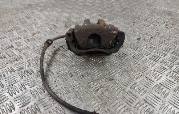 Suzuki Grand Vitara II Front brake caliper