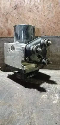 Volkswagen PASSAT B6 ABS Pump 3C0614109