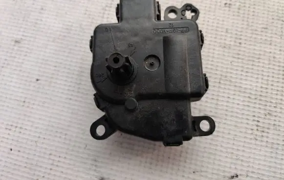 Ford Fusion II Air flap motor/actuator DG9H19E616AA
