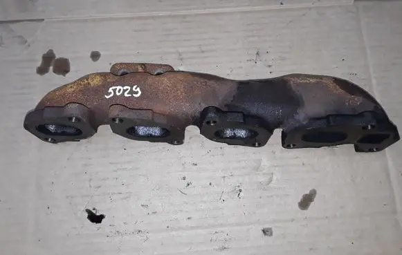 Opel Zafira C Exhaust manifold 55565985 428702815