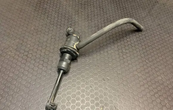 Renault Megane II Clutch master cylinder 8200151784