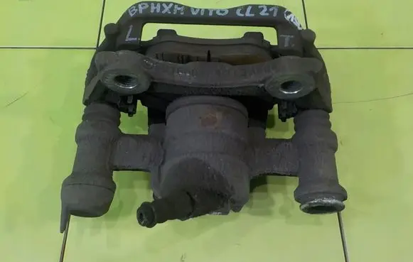 Mercedes-Benz Vito Viano W447 Front brake caliper 