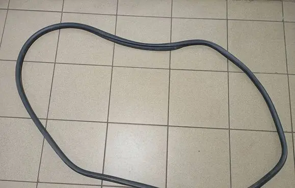 Peugeot 5008 II Rear door rubber seal (on body) 9812586680