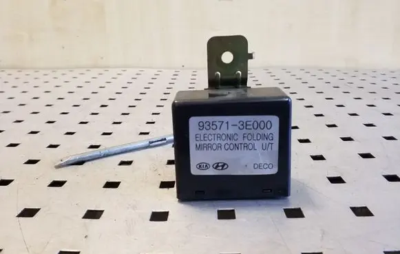 KIA Sorento Wing mirror control module 935713E000
