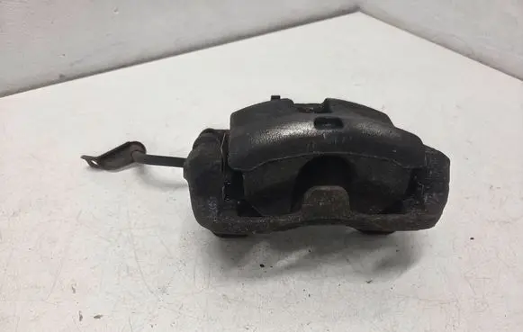 Hyundai i30 Front brake caliper 