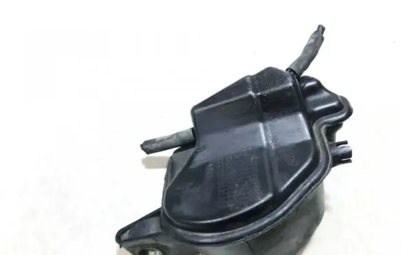 Vacuum air tank