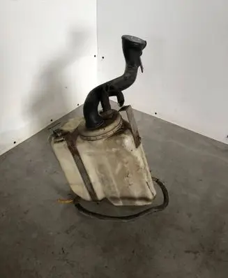 Windshield washer fluid reservoir/tank