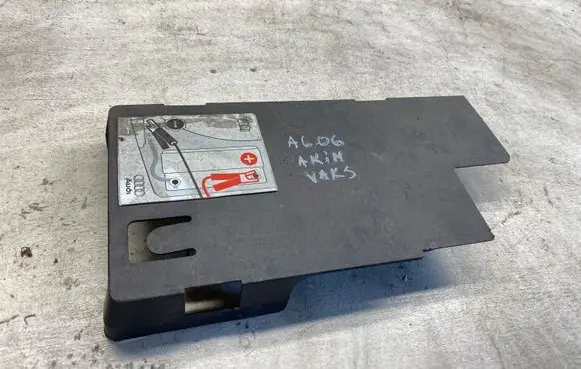Audi A6 S6 C6 4F Battery box tray cover/lid 4f0915429a