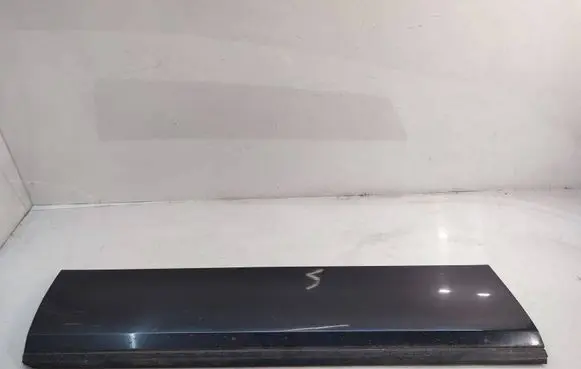 Land Rover Range Rover L322 Front door trim (molding) 8263895