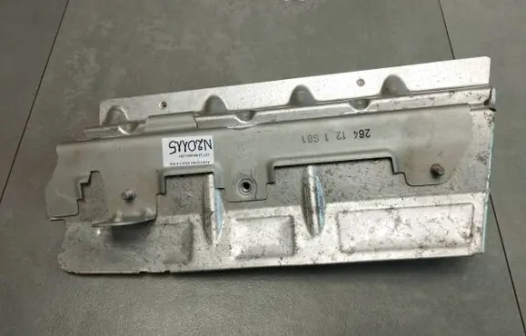 Audi Q3 8U Heat shield in engine bay 06H129597K