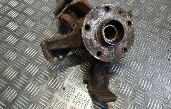 Volkswagen Golf VI Front wheel hub spindle knuckle