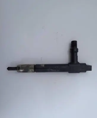 Mazda 626 Fuel injector D7390
