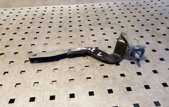 Audi TT TTS Mk2 Tailgate/trunk/boot hinge 8J8827299A