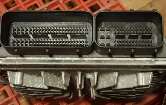 Volvo V40 Engine control unit/module 31336983 1039S50500 0281018414