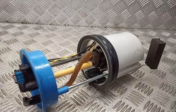 Volkswagen Touran I Mechanical fuel pump 1T0919051H