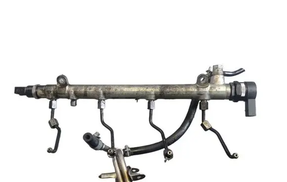 Mercedes-Benz C W203 Fuel main line pipe A6110780449 A6110700395