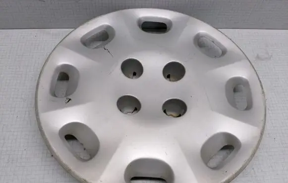 Citroen Xantia R14 wheel hub/cap/trim 9611102880