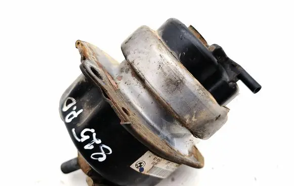 Engine mount bracket