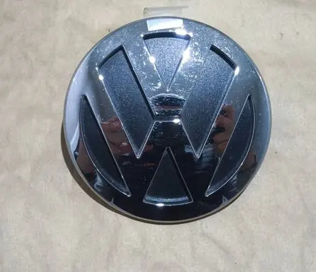 Volkswagen Polo IV 9N3 Manufacturer badge logo/emblem 6Q0853630A