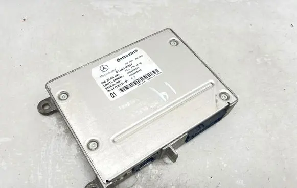 Mercedes-Benz CLK A209 C209 Bluetooth control unit module A2118701885