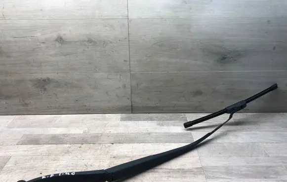 Hyundai i40 Windshield/front glass wiper blade V02L