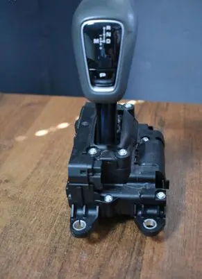 Porsche Cayenne (9Y0 9Y3) Gear shifter/selector 9Y0713041C