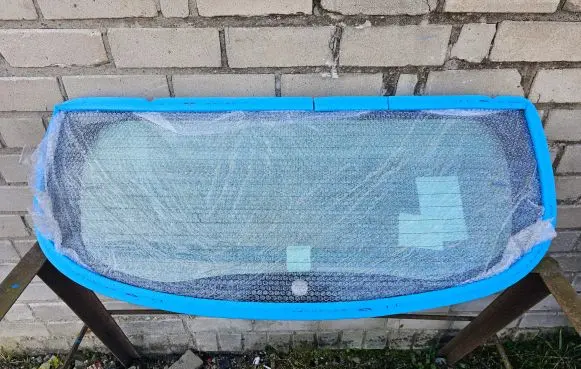 Dacia Sandero Rear windscreen/windshield window 903004646R