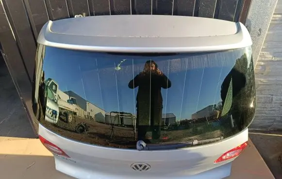 Volkswagen Tiguan Tailgate/trunk/boot lid 5N0LA7W