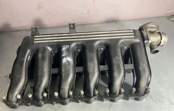 BMW 5 E39 Intake manifold 7789330 7789288