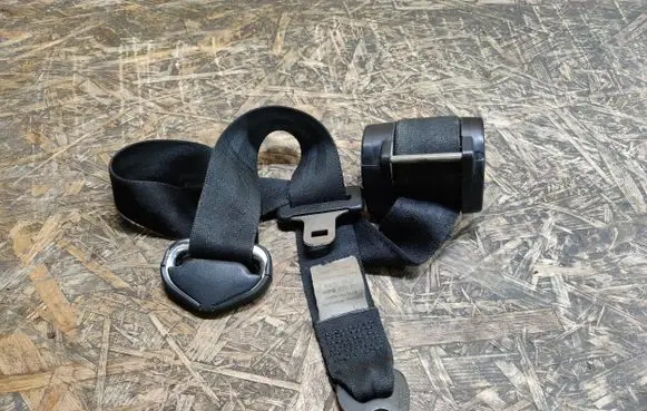 Porsche 928 Front seatbelt 92880312607
