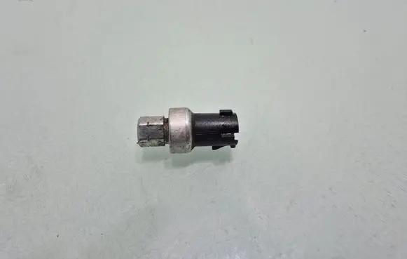 Chrysler Voyager Air conditioning (A/C) pressure sensor 2CP551