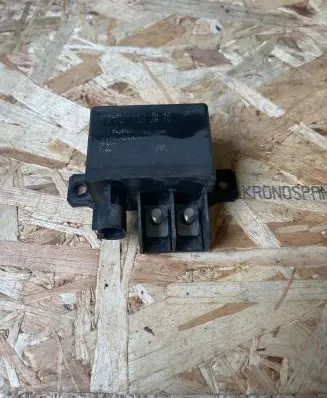 Mercedes-Benz E W211 Charging relay A0025423819 A2001