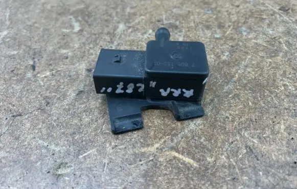 BMW 5 F10 F11 Exhaust gas pressure sensor 7805152 13627805152 13627789219