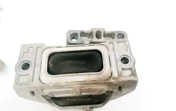 Volkswagen Touran I Engine mount bracket 1K0199262AF