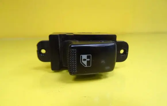 KIA Carnival Electric window control switch 612W03620
